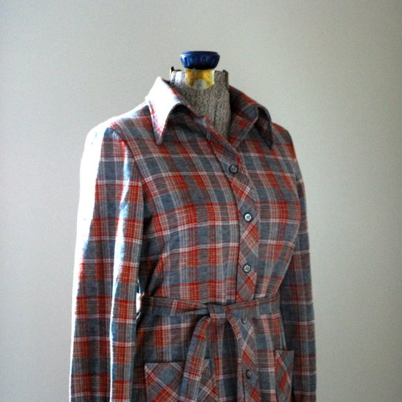 Grey and red belted plaid sweater - Picture 4 of 7